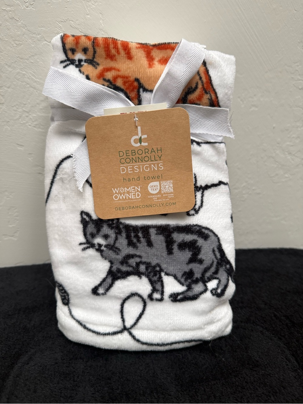 Deborah Connolly Designs Cat Fingertip Hand Towels Set of 2 NWT Plush